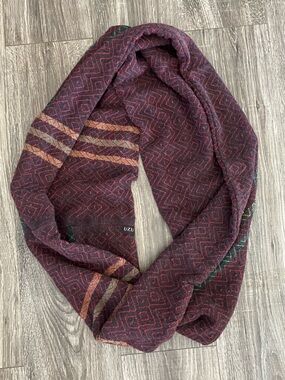 Uzu Infinity Scarf